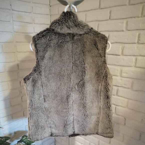 Reitman's Ladies Reversible Full Zip Straight Fit Vest - Picture 2 of 10